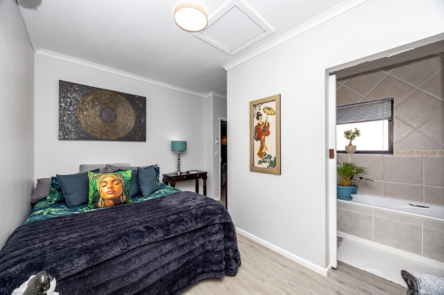 2 Bedroom Property for Sale in Parklands Western Cape